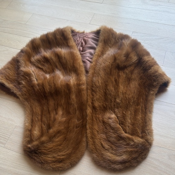 Vintage Genuine Mink Fur Stole Wrap with Pockets – Brown (One Size) - Picture 5 of 6